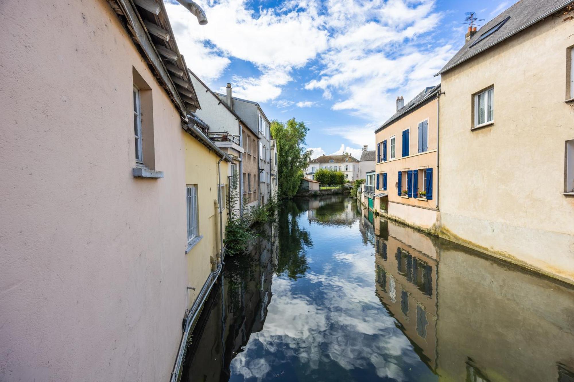 Hotel Le Beffroi Dreux Exteriér fotografie